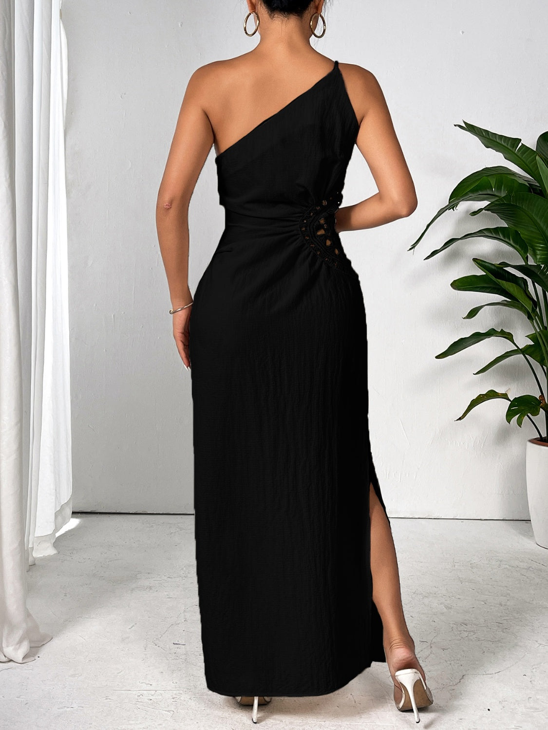 Ladies Elegant Sleeveless Off Shoulder Maxi Dress