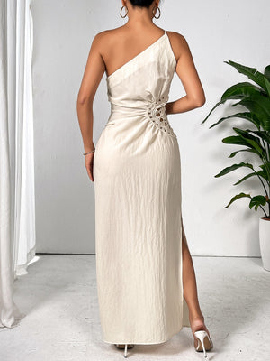 Ladies Elegant Sleeveless Off Shoulder Maxi Dress