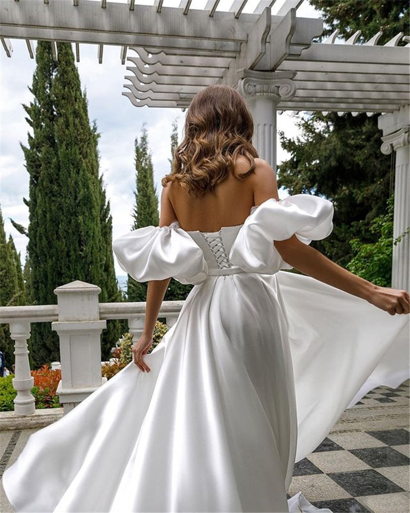 Ladies Elegant Removable Puff Sleeve Satin Bridal Gown